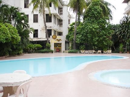 Holiday Hotel Phnom Penh Exterior photo