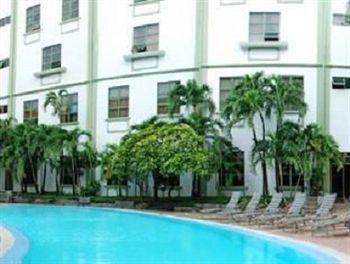 Holiday Hotel Phnom Penh Exterior photo