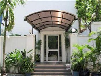 Holiday Hotel Phnom Penh Exterior photo