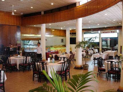 Holiday Hotel Phnom Penh Exterior photo